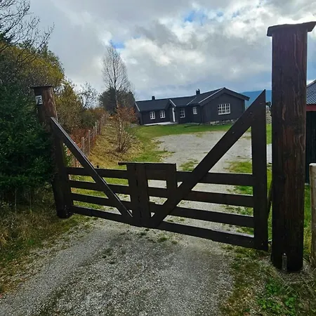Prázdninový dům With Mountain Views On Favangfjellet