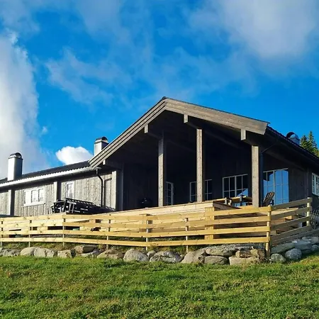 With Mountain Views On Favangfjellet Casa vacanze Favang